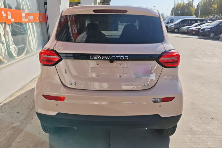 零跑汽车 零跑T03 2021款 400轻享版 磷酸铁锂车身外观6