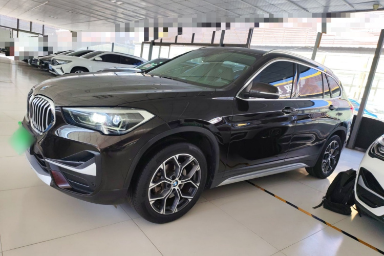 宝马X1 2020款 sDrive20Li 尊享型车身外观6003