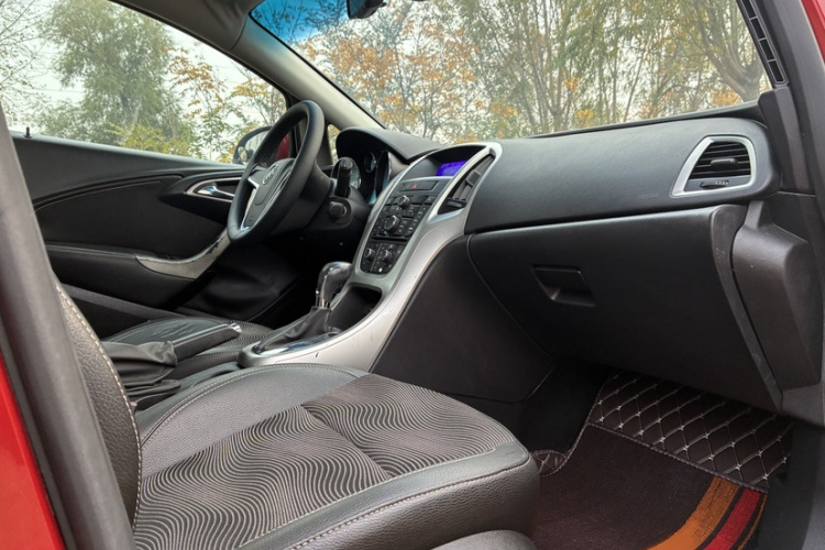 别克 英朗 2013款 XT 1.6T 自动时尚运动版中控内饰7003