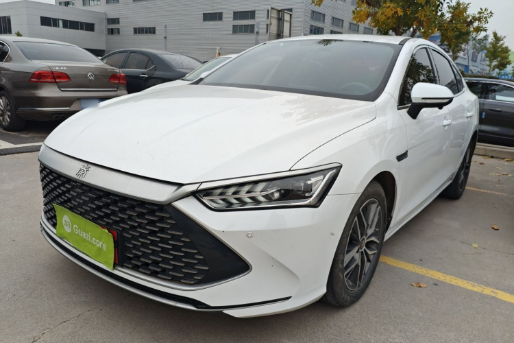 比亚迪 秦PLUS 2021款 DM-i 55KM 旗舰型车身外观1