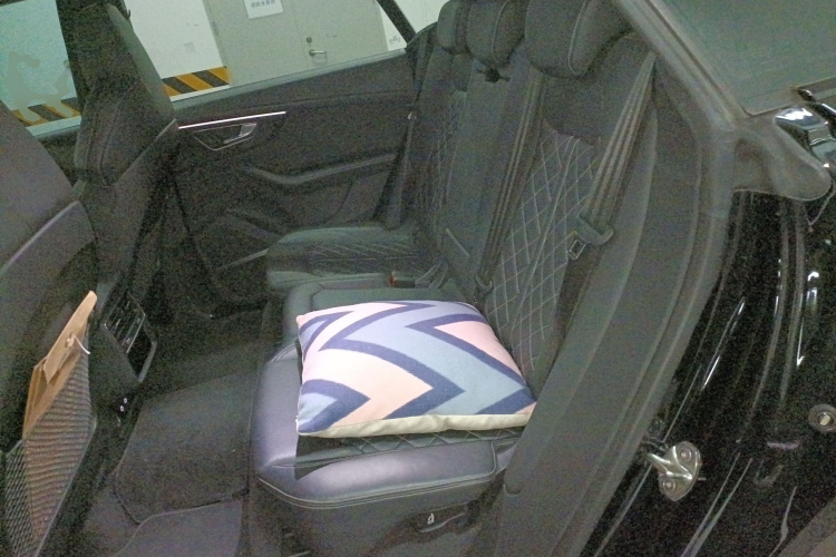 奥迪Q8 2021款 55 TFSI 尊享动感型中控内饰21