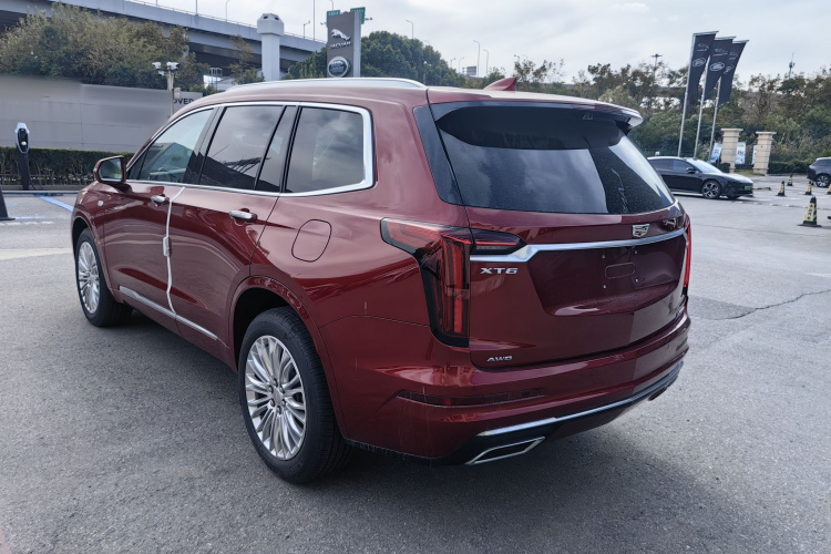 凯迪拉克XT6 2022款 2.0T 七座四驱豪华型标准版车身外观6004