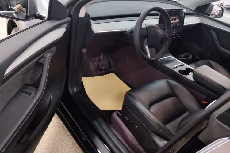 特斯拉 Model Y 2023款 后轮驱动版中控内饰20