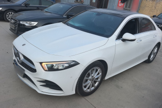 奔驰A级 2022款 A 200 L 运动轿车时尚型