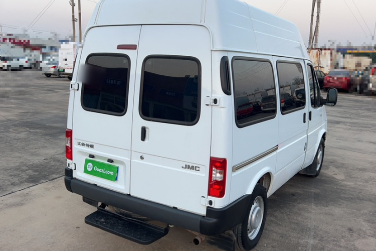 江铃 特顺 2019款 2.8T商运型短轴中顶6座国VI JX493车身外观6003