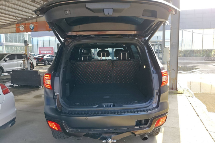 福特 撼路者 2017款 2.0T 汽油自动四驱豪华版 5座中控内饰23