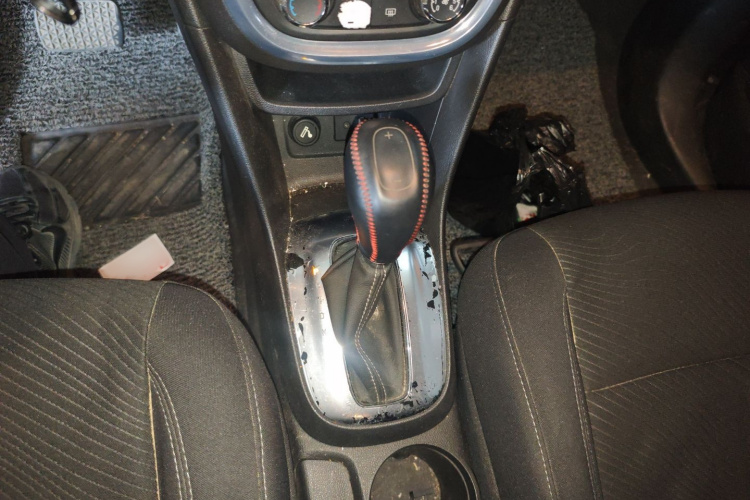 别克 昂科拉 2013款 1.4T 自动两驱精英型局部细节18