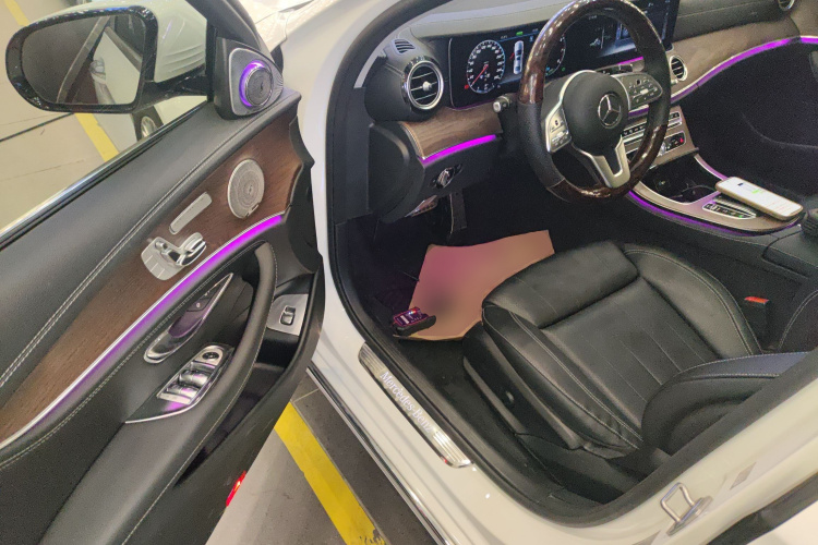 奔驰E级 2020款 改款 E 260 L中控内饰7003