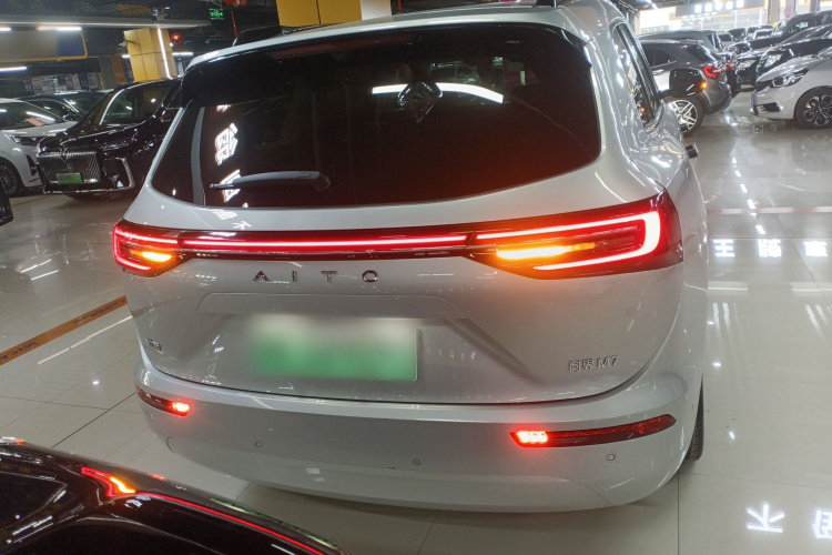 鸿蒙智行 问界M7 2024款 1.5T 智驾四驱Max版 5座车身外观6004