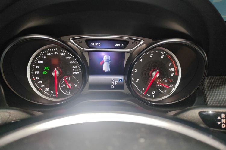 奔驰GLA 2018款 GLA 200 动感型局部细节14