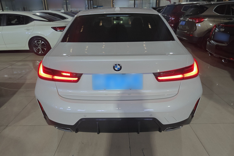 宝马3系 2024款 320Li M运动套装车身外观6