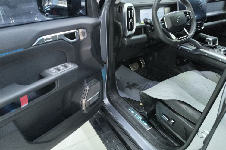 捷途旅行者 2024款 2.0T 四驱穿越PRO娱乐版中控内饰7003