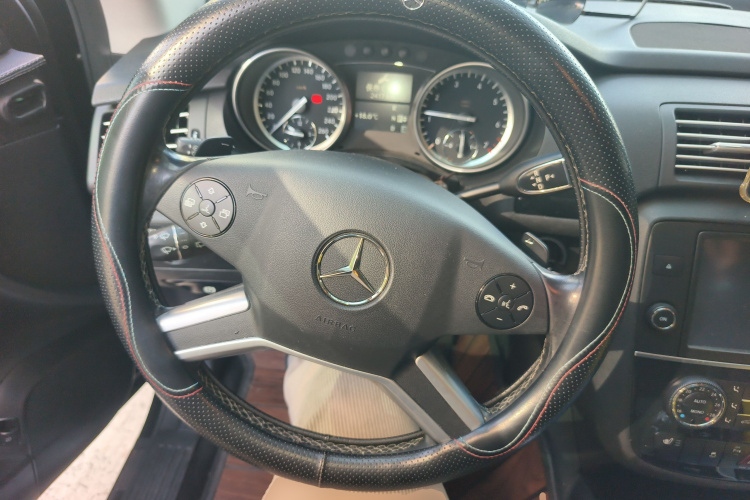 奔驰R级 2017款 R 320 4MATIC 商务型臻藏版中控内饰13