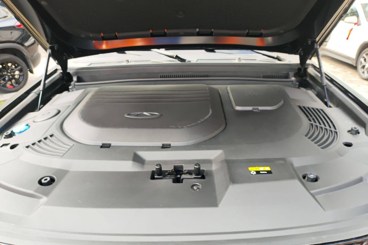 捷途旅行者 2023款 2.0T 四驱穿越PRO+机舱底盘24