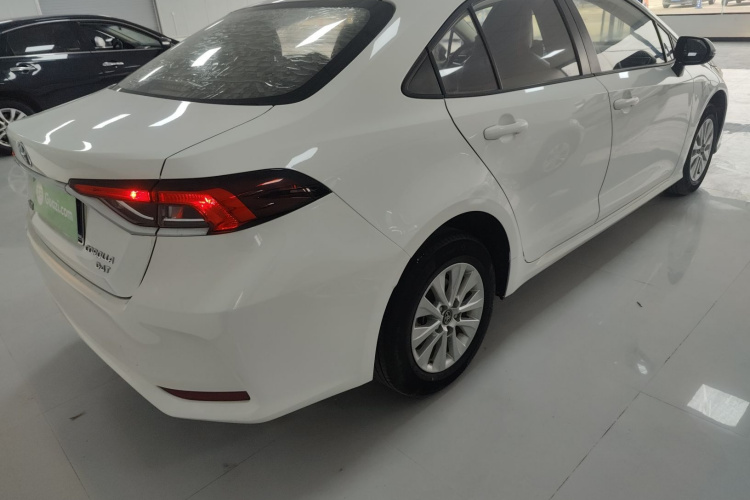 丰田 卡罗拉 2019款 1.2T S-CVT GL-i精英版车身外观7