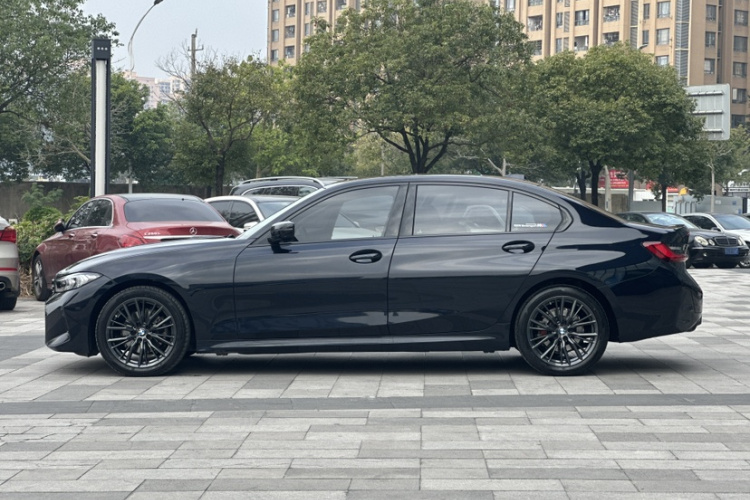 宝马3系 2023款 325Li M运动曜夜套装车身外观6001