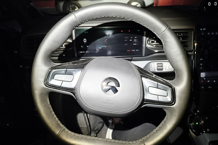 蔚来ES8 2020款 580KM 七座版中控内饰13