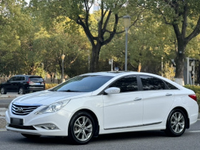 现代 索纳塔 2014款 2.0L 自动豪华版