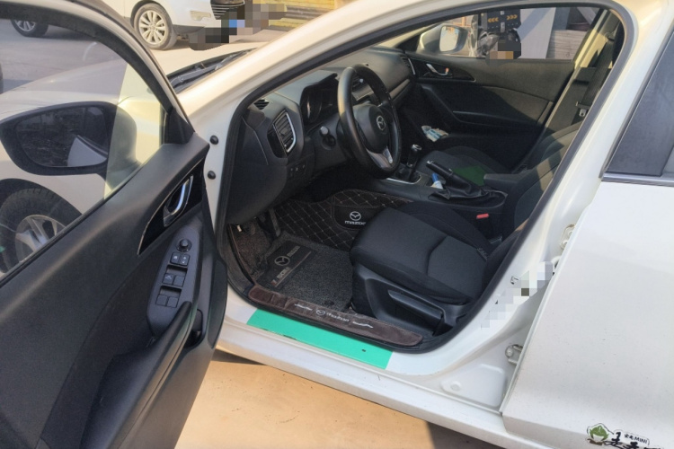 马自达3 昂克赛拉 2016款 三厢 1.5L 手动舒适型中控内饰20