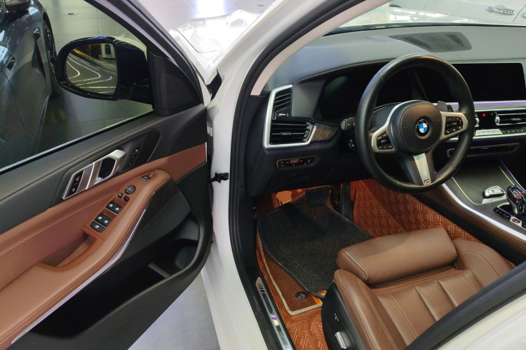 宝马X5(进口) 2021款 改款 xDrive30i M运动套装中控内饰20