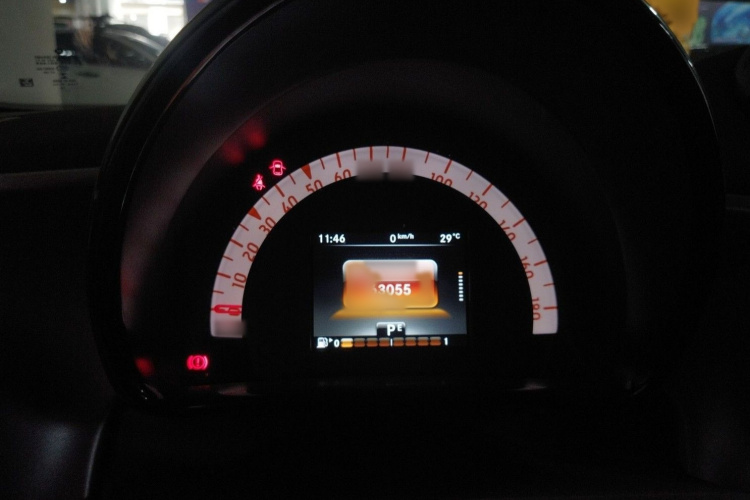 smart fortwo 2019款 0.9T 66千瓦硬顶风擎版 国VI局部细节14