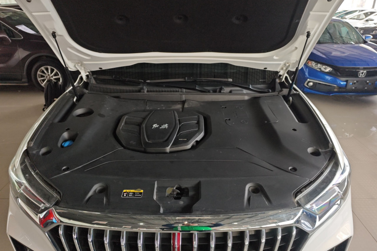 红旗HS5 2019款 2.0T 智联旗领四驱版机舱底盘24