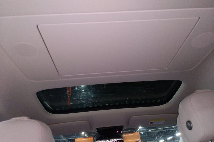 理想汽车 理想MEGA 2025款 Home 家庭特别版中控内饰22