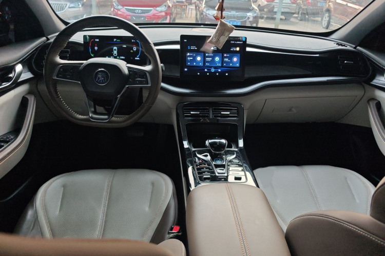 比亚迪 秦PLUS 2024款 荣耀版 DM-i 55KM领先型中控内饰12