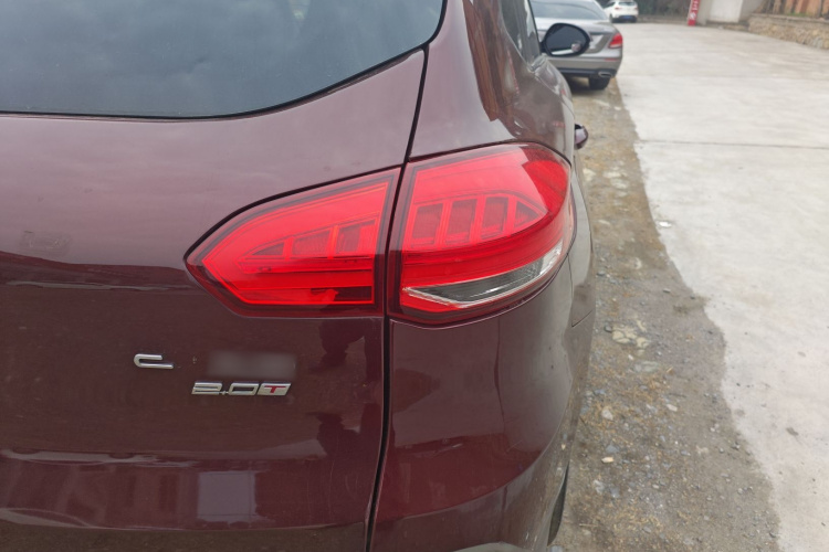 猎豹汽车 猎豹CS10 2015款 2.0T 手动至尊型车身外观9