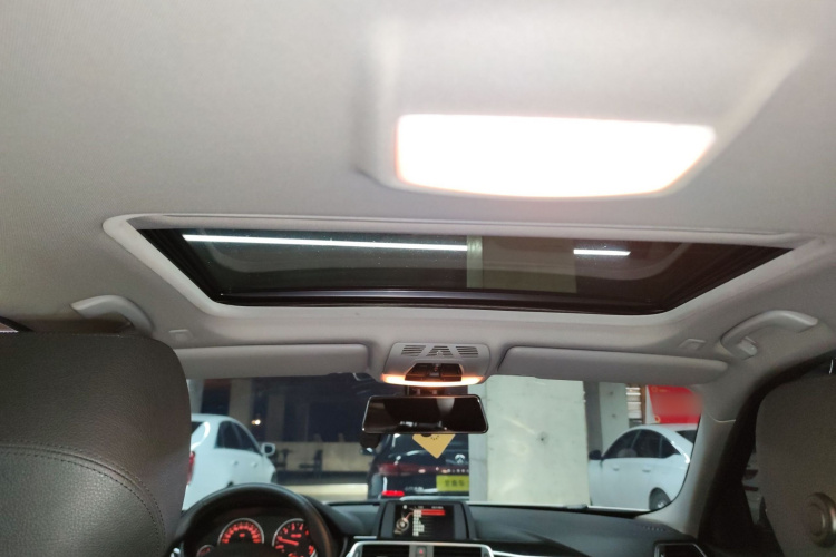 宝马3系 2016款 316i 时尚型局部细节22