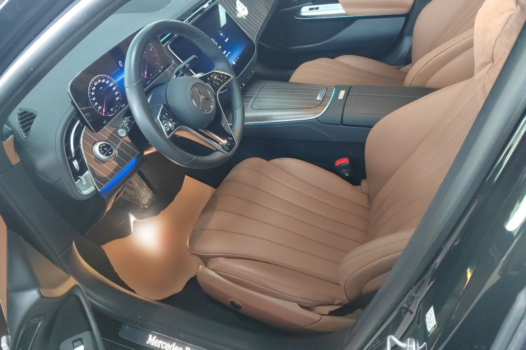 奔驰E级 2025款 E 300 L 时尚型中控内饰19