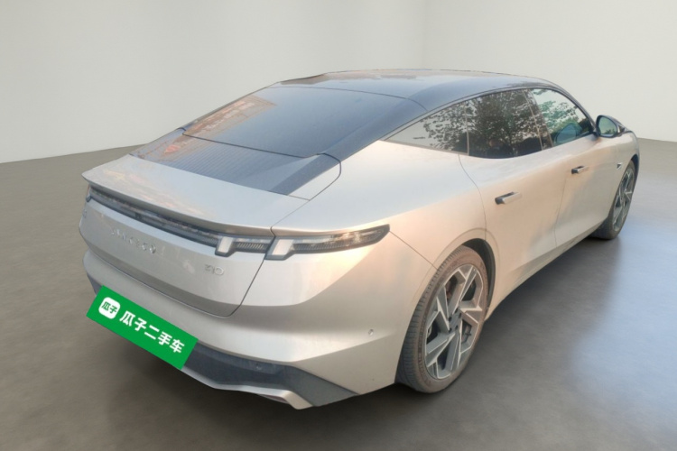 领克Z10 2024款 95kWh 702km四驱智驾Ultra车身外观7