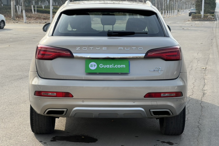 众泰SR7 2016款 1.5T CVT魔方之心版 国IV车身外观6008