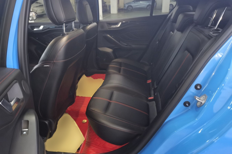 福特 福克斯 2022款 三厢 EcoBoost 180 自动ST Line中控内饰21