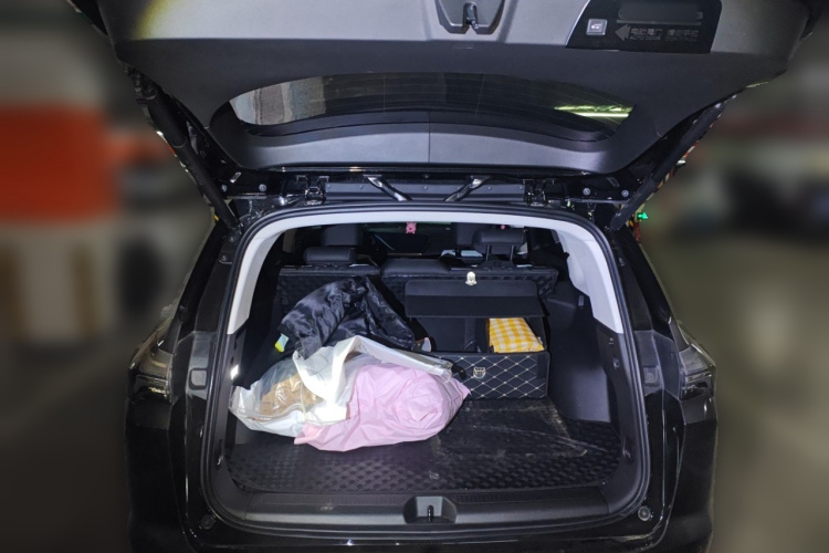 别克 2025款 昂科威Plus 四驱Avenir艾维亚中控内饰23