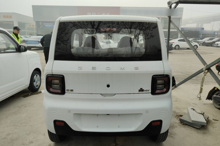 吉利银河 2024款 熊猫mini 200km 耐力熊车身外观6