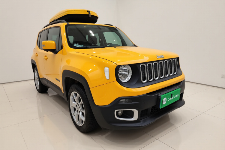 Jeep 自由侠 2018款 互联大屏版 180T 自动高能版车身外观3
