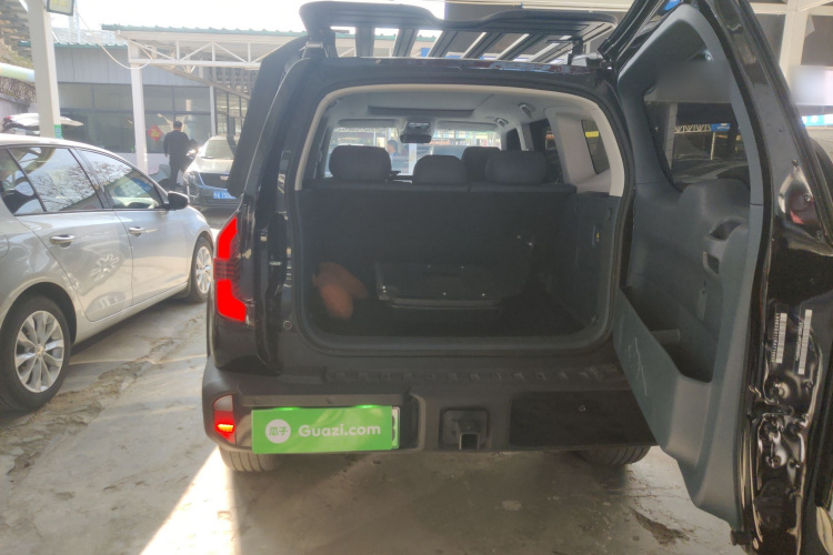 深蓝汽车 深蓝G318 2024款 四驱舒享版机舱底盘23