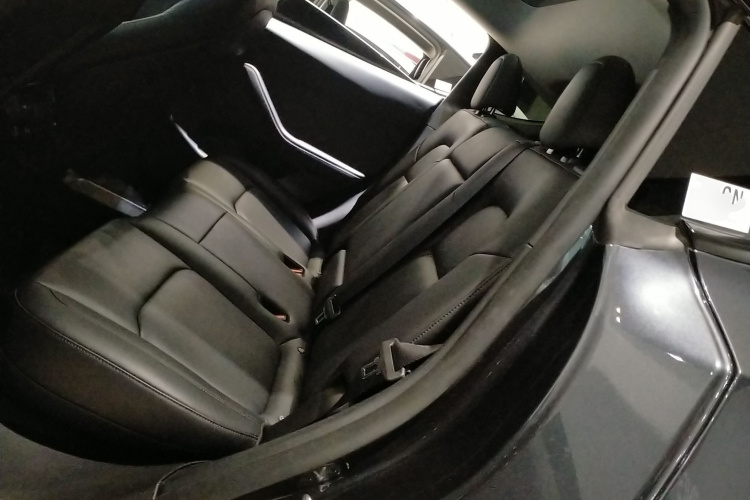 特斯拉 Model Y 2024款 后轮驱动版中控内饰21