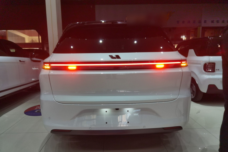 理想汽车 理想L6 2024款 Pro车身外观6