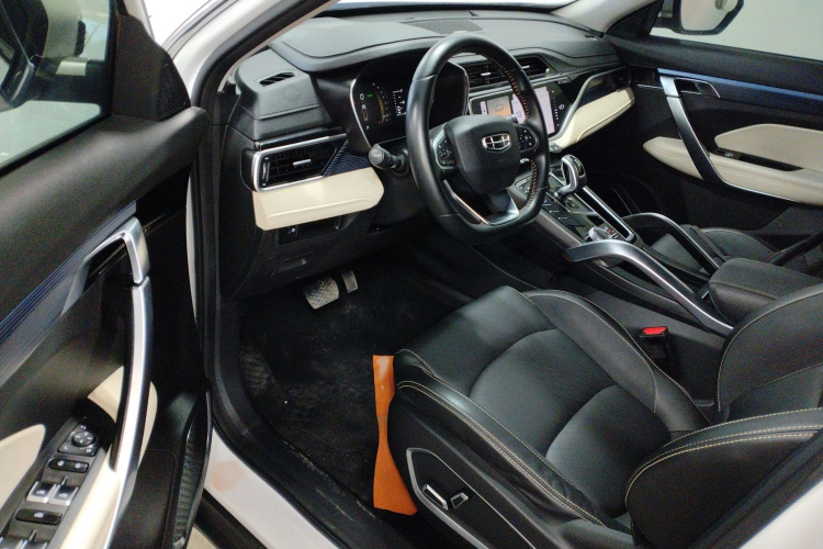 吉利汽车 2022款 博越X 1.8TD DCT智尚型中控内饰7003