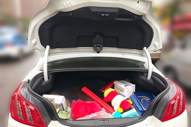 标致508 2013款 2.0L 两周年纪念 自动智享版局部细节23