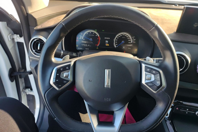 魏牌 VV7 2017款 2.0T 超豪型中控内饰13