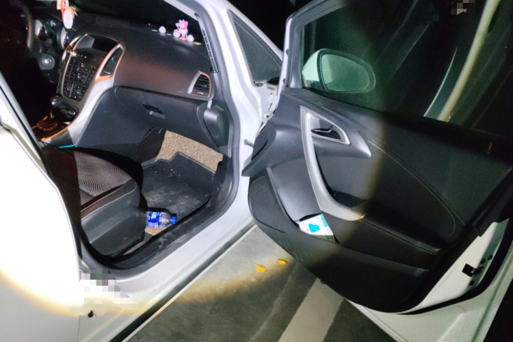 别克 英朗 2014款 XT 1.6L 自动时尚版局部细节9005