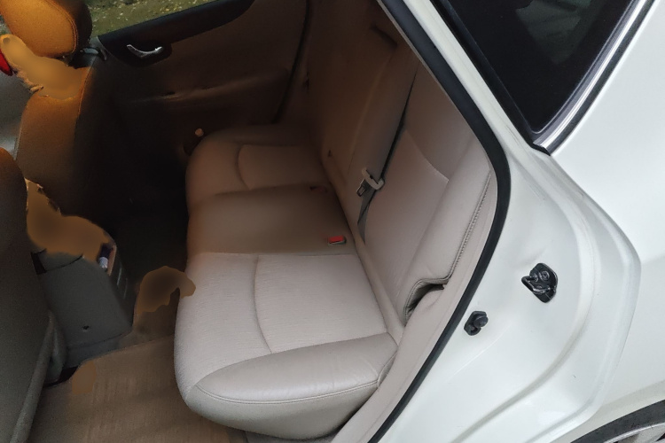 日产 骐达TIIDA 2011款 1.6L CVT智能型中控内饰7004