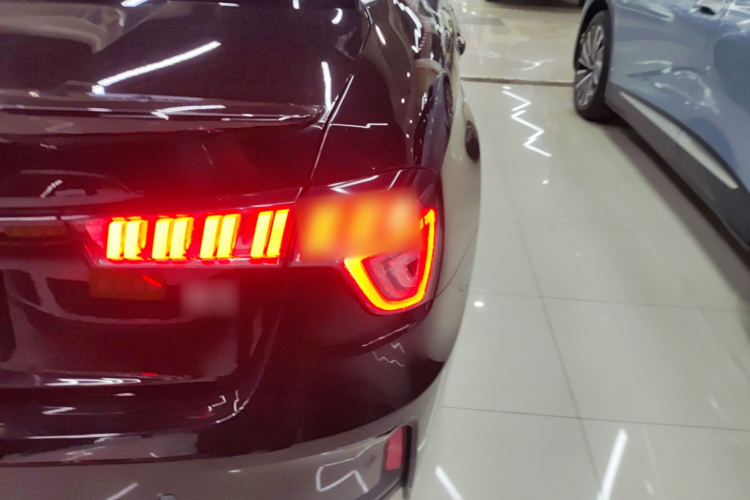 领克03 2022款 1.5TD DCT劲Pro车身外观9