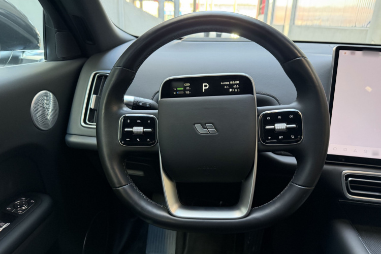 理想汽车 理想L8 2023款 Pro中控内饰7005