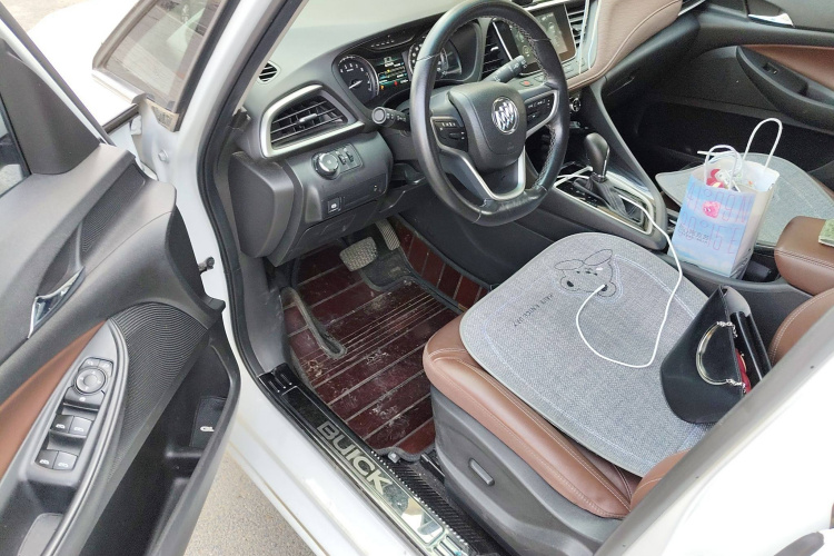 别克GL6 2019款 18T 6座互联尊贵型 国VI中控内饰7003