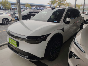 极氪7X 2025款 75kWh 后驱智驾版