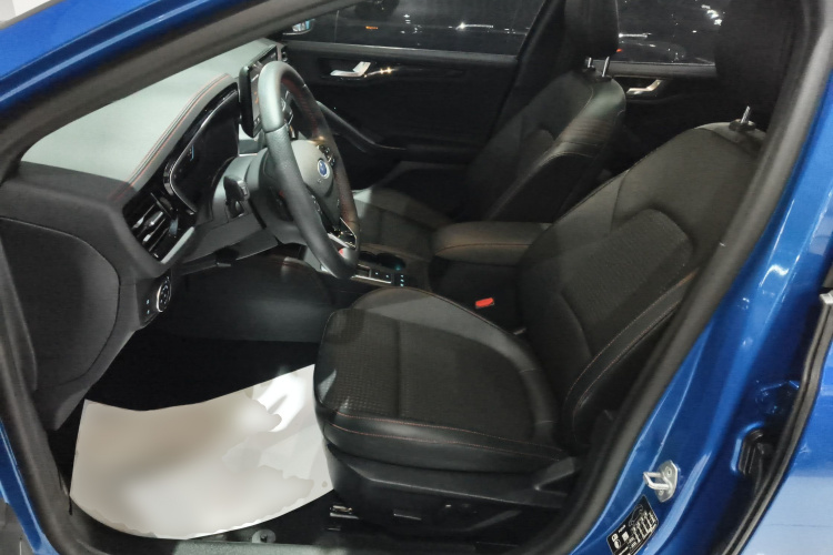 福特 福克斯 2021款 两厢 EcoBoost 180 自动ST Line局部细节19